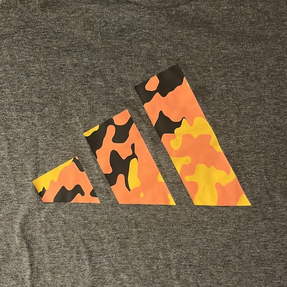 Adidas t shirt - Picture 3 of 4